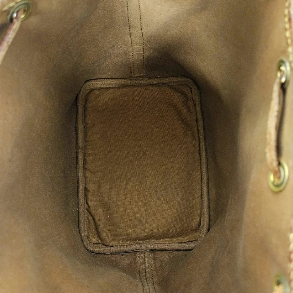 Louis Vuitton elegant louis